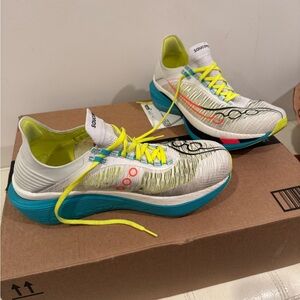 Saucony Men’s Endorphin Elite 2 Running Shoes.